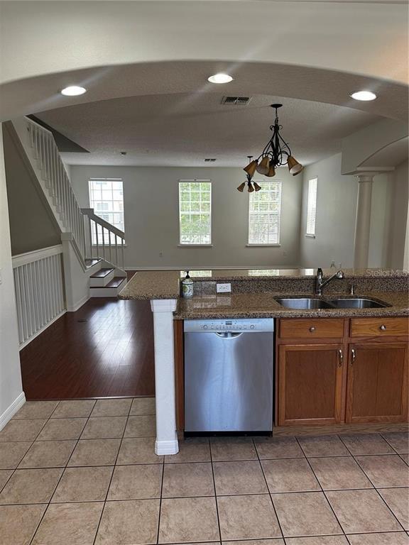 Building Photo - 1350 Chatfield Pl