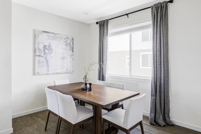 Building Photo - 2862 S Galapago Ct