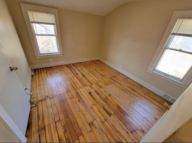 Building Photo - Beautiful 3 bedroom! Section 8 Ready!