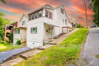 Building Photo - 925 Coleman Ave