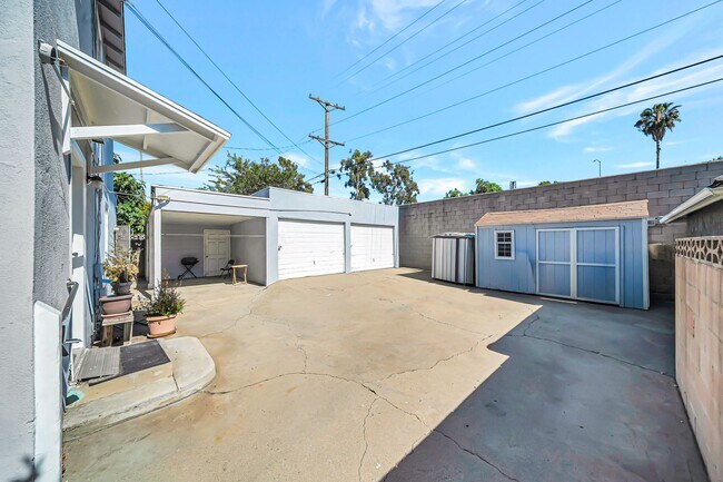 Building Photo - 654 Patterson-