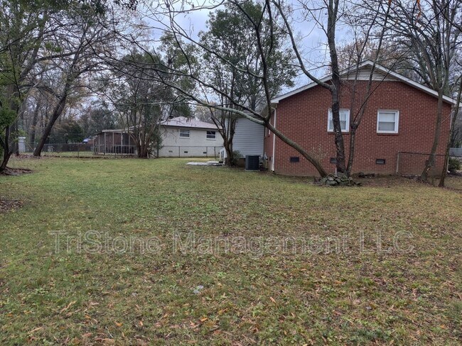 Building Photo - 2701 Purser Dr