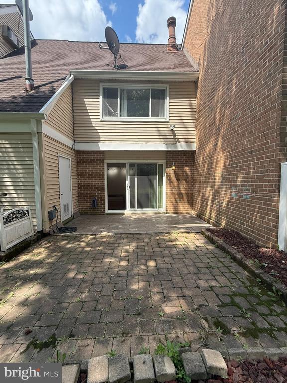 Building Photo - 1080 Pendleton Ct