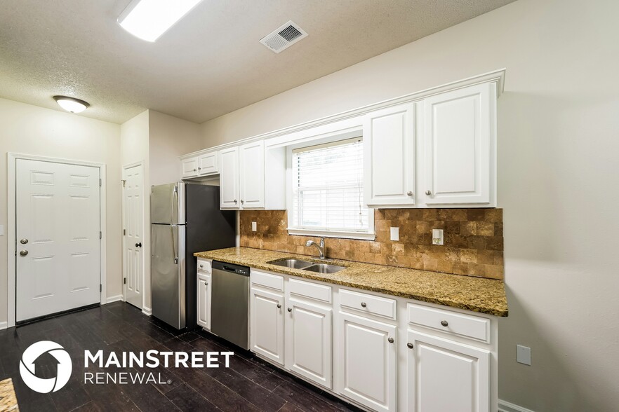 Building Photo - 1144 Amberley Woods Dr