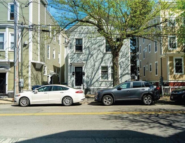 Building Photo - 294 Windsor St