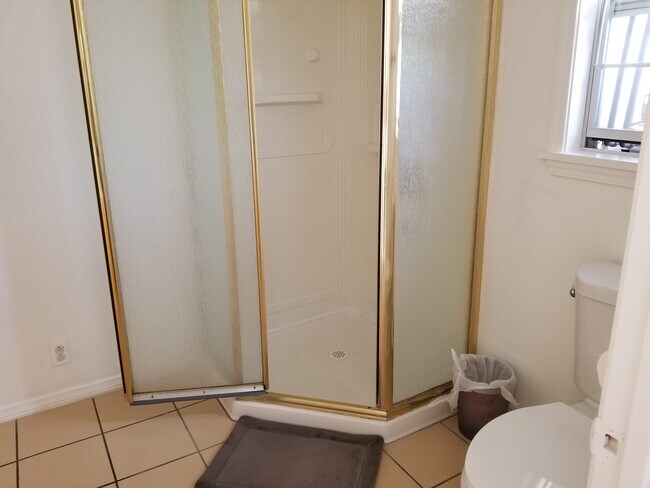 Building Photo - 1045 Palm Ave