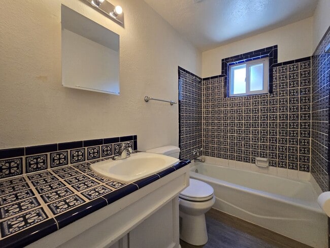 Building Photo - 140A Candelario St