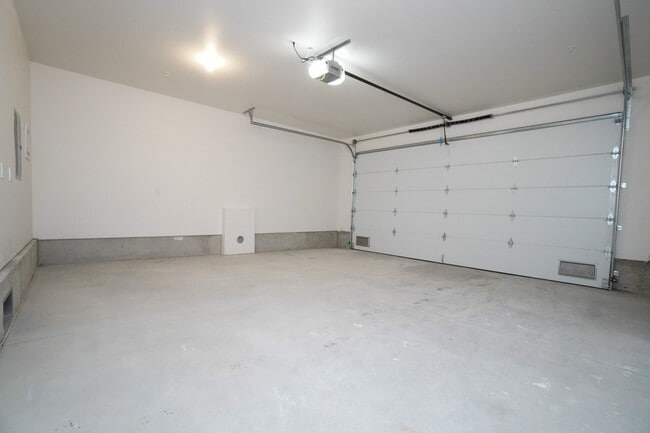 Building Photo - 4617 N Iota Ln