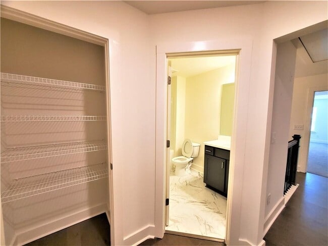 Building Photo - 389 Auburn Valley Wy