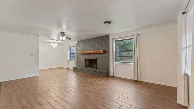 Building Photo - 1707 Phillips Dr