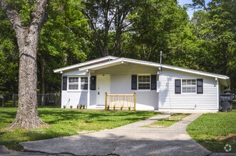 Building Photo - House Near Campus With Yard