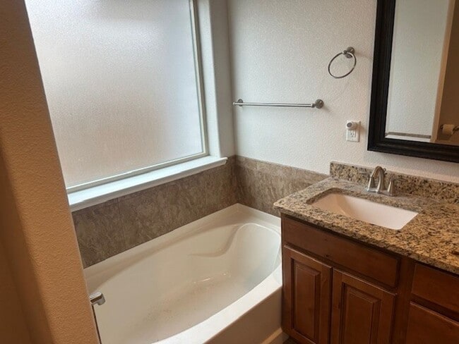 Building Photo - 3 Bed, 2 Bath, # Car Garage Home!