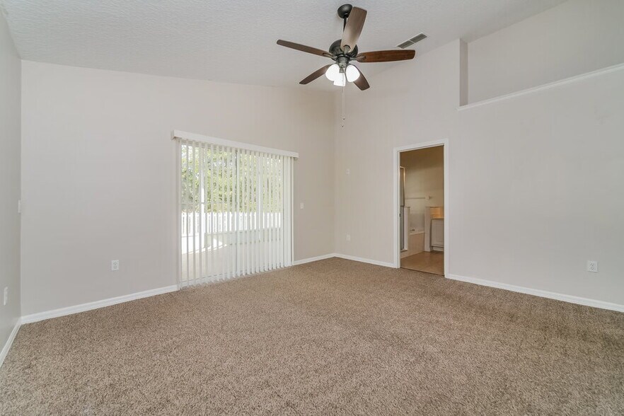 Building Photo - 137 Thornbury Dr