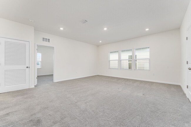 Building Photo - 1386 NW 132nd Cir