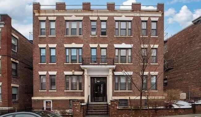 Building Photo - 43 Park Vale Ave