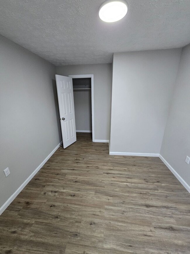 Building Photo - 4 BEDROOM SINGLE FAMILY HOME