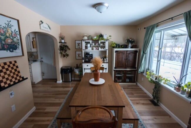 Building Photo - Remodeled 2BR House