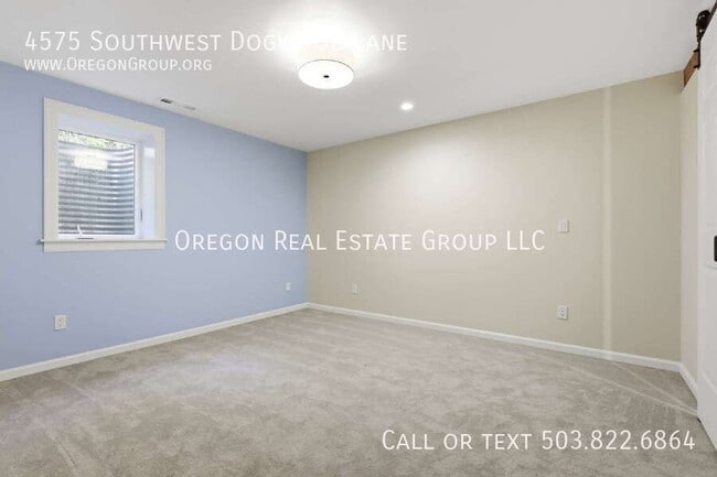 Building Photo - 4575 SW Dogwood Ln