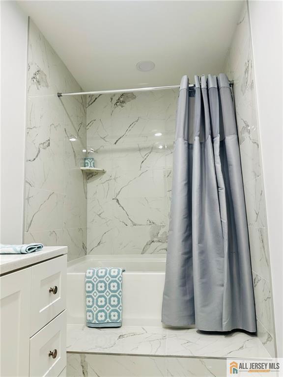 Building Photo - 16 Gerard Pl