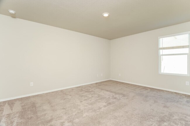 Building Photo - 5723 Fruchel Wy