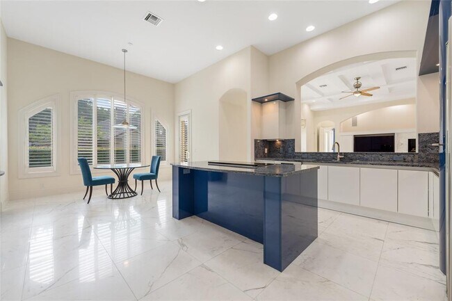 Building Photo - 9701 Lake Isleworth Ct