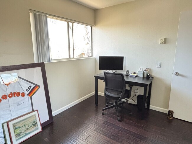 Building Photo - Live the Coveted Encinitas Lifestyle!