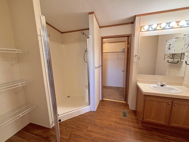 Building Photo - 1066 S 100 E