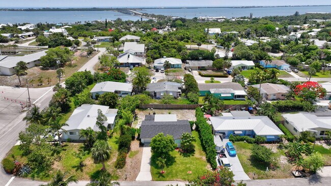 Building Photo - 3837 NE Melba Dr