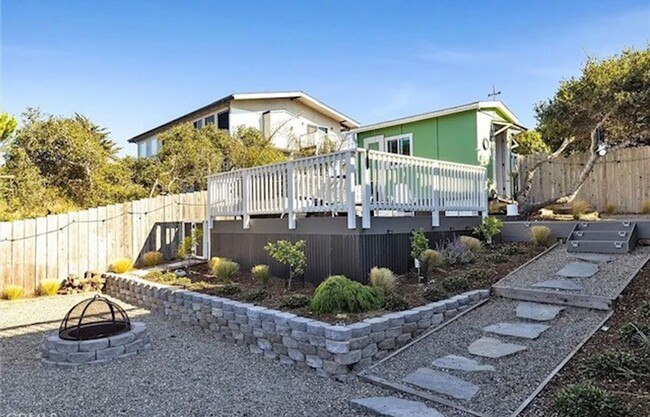 Building Photo - Panoramic Ocean Views