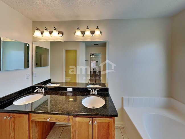 Building Photo - 1006 Bass Harbor Dr