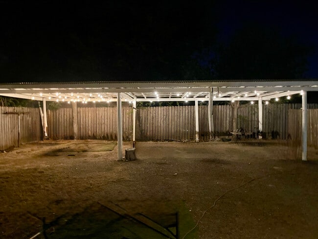 Building Photo - 508 N Milmo Ave