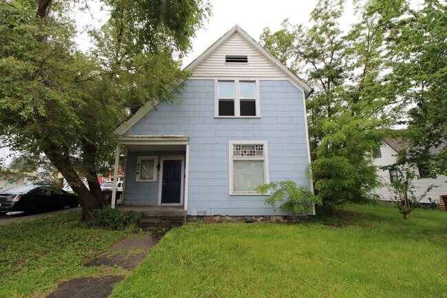 Primary Photo - 426 E 8th Ave