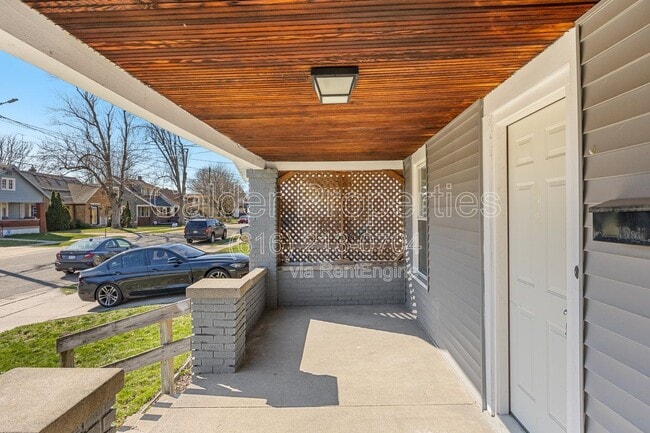 Building Photo - 1635 Cleveland Ave SW