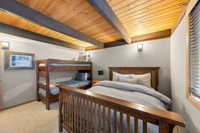 Building Photo - Alpine Meadows Winter Escape Ski Lease