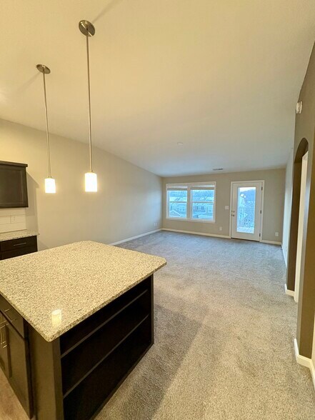 Building Photo - 7568 Woodhaven Ct