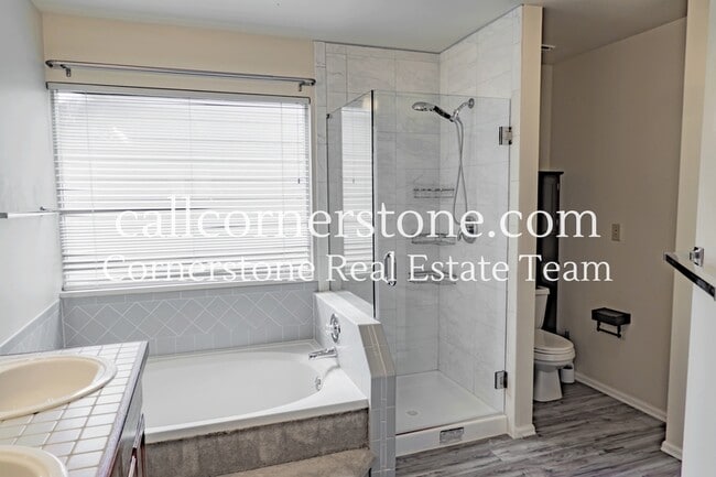 Building Photo - 6385 Shirecliff Dr