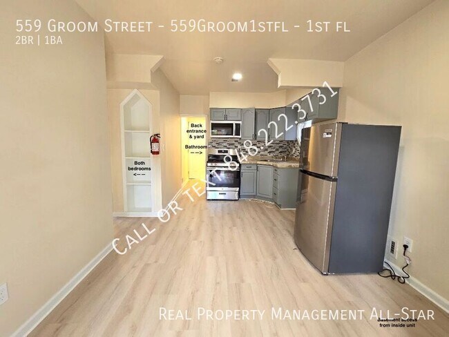 Building Photo - 559 Groom St
