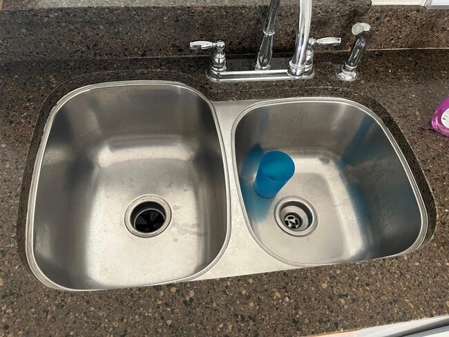 Building Photo - 1918 Turtle Creek Pl