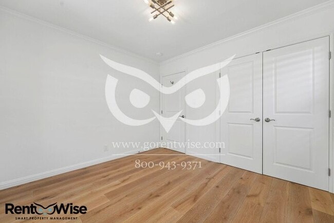 Building Photo - Short term lease only