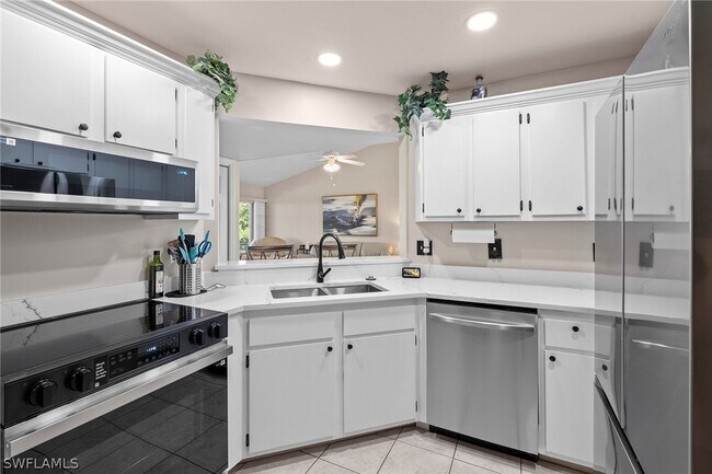 Building Photo - 153 Bristol Ln