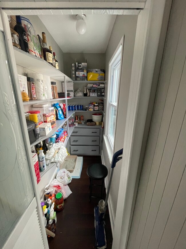 Building Photo - 1524 E Algonquin Rd