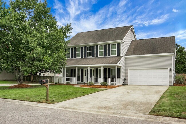 Building Photo - Gorgeous, 2 story, 4 BR, 2.5 BA Home with Fenced Yard near Magnolia Gardens