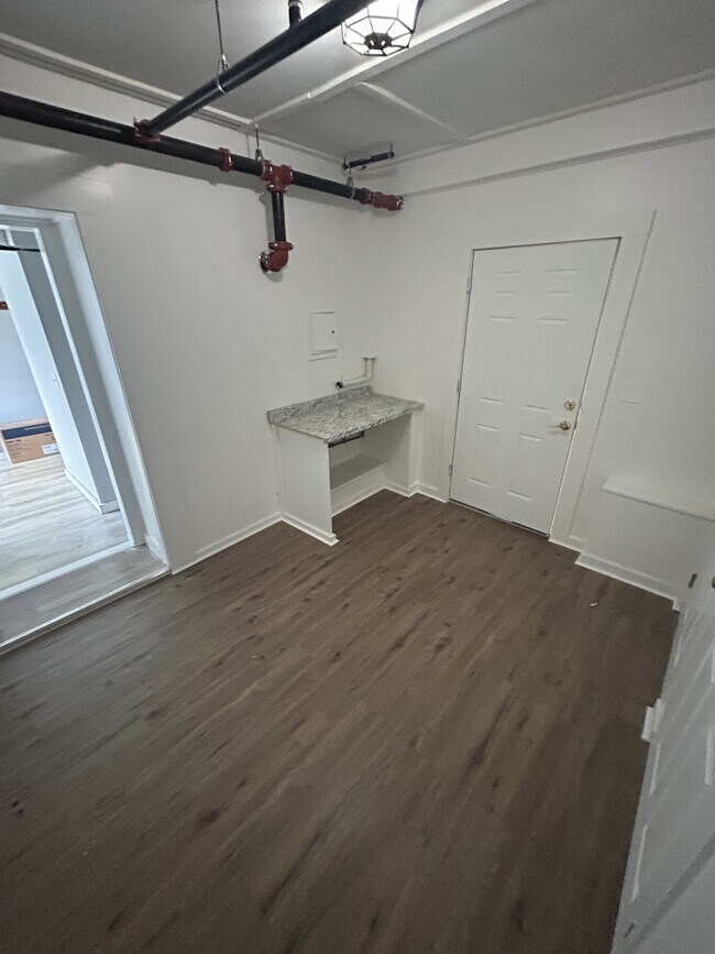 Building Photo - 10 Railroad Square