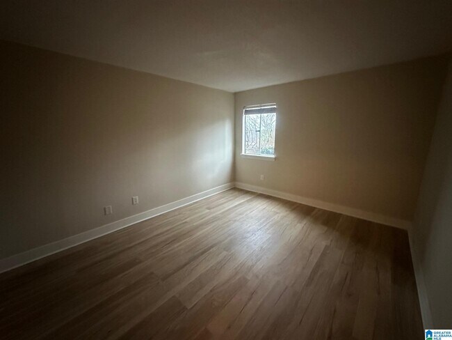 Building Photo - 412 Skyview Dr