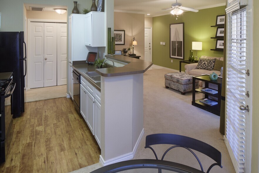 Building Photo - 11266 Taylor Draper Ln