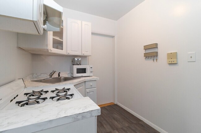 Building Photo - 1819d 2nd Ave