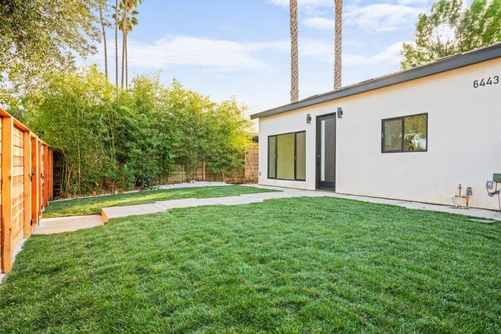 Building Photo - 6443 Oakdale Ave