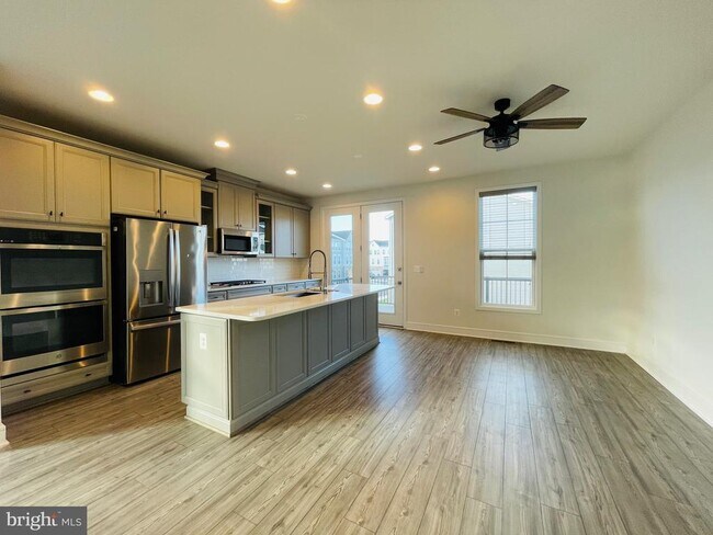 Building Photo - 14554 Alsace Ln