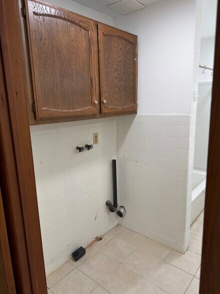 Building Photo - 12 Hilltop Ave