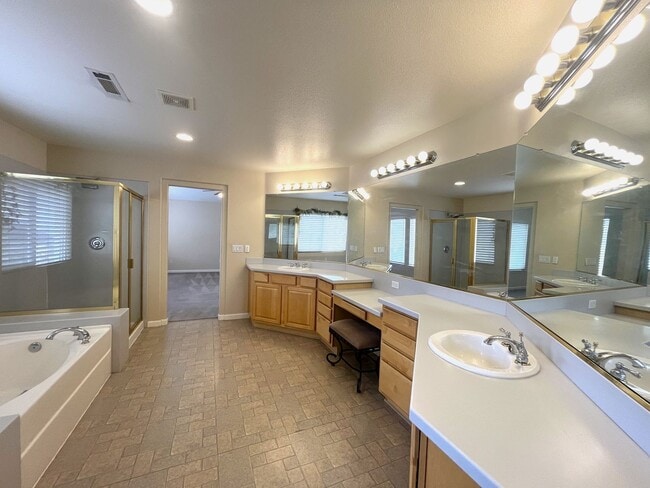 Building Photo - Super Desirable Southwest Reno